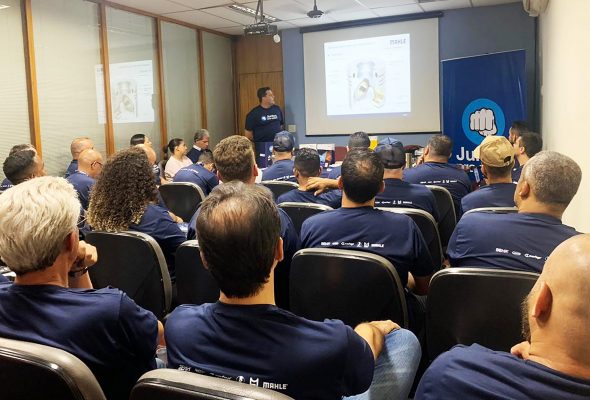 Aparem começa ciclo educacional com palestra sobre motores diesel da Mahle